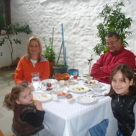 Konukevi Misanli Pansiyon *